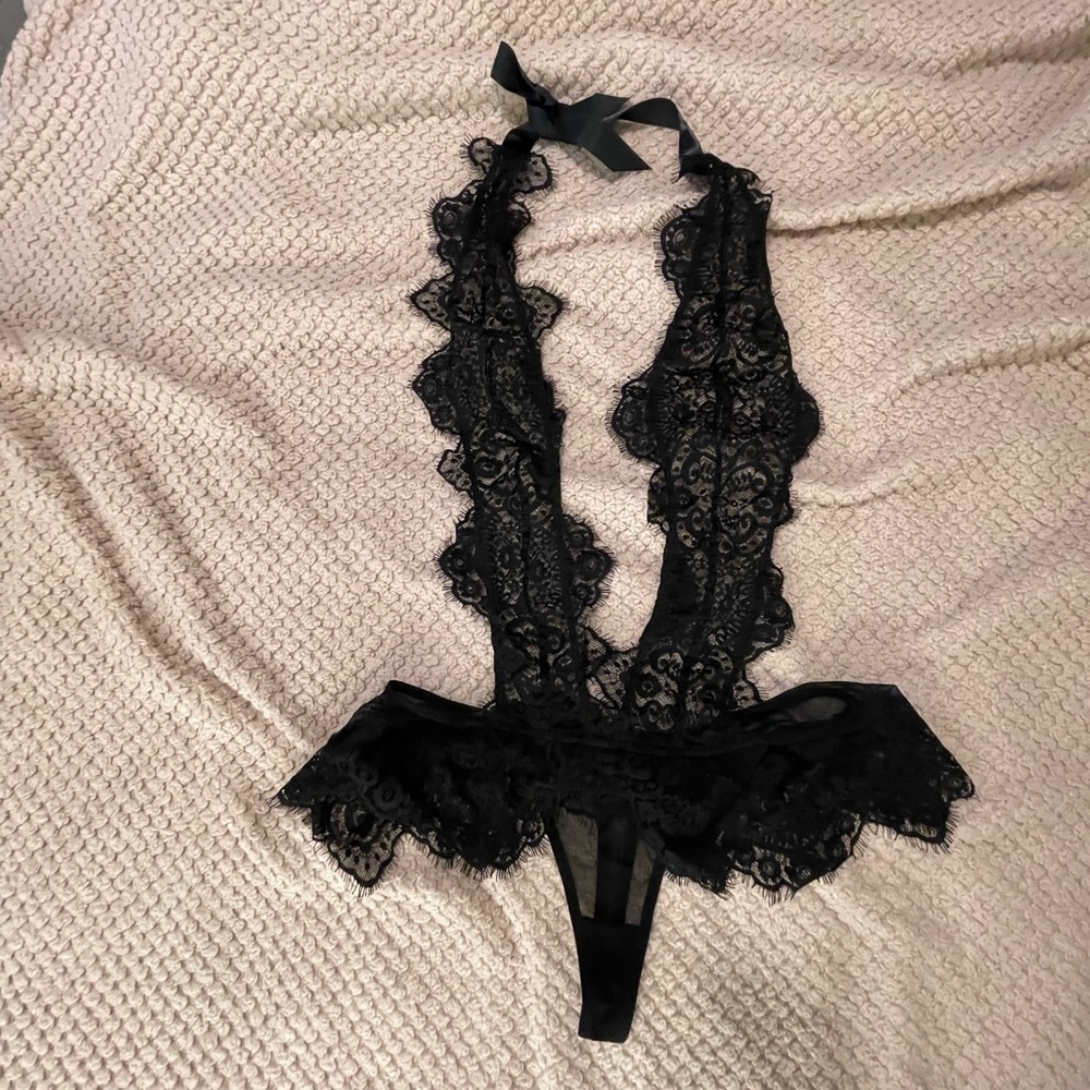 NWOT Fredericks of Hollywood lingerie Size medium